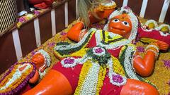 प्रयागराज: बड़े मंगल पर उमड़ा जनसैलाब, बंधवा हनुमान मंदिर में लगी भक्तों की भीड़