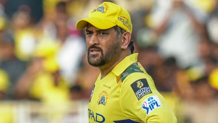 IPL 2025: धोनी का ऐसा गुस्सा नहीं देखा होगा, आखिर किस पर भड़के 'कैप्टन कूल', वीडियो वायरल ipl 2025 csk captain ms dhoni get angry on shivam dube and matheesha pathirana video goes viral IPL 2025: धोनी का ऐसा गुस्सा नहीं देखा होगा, आखिर किस पर भड़के 'कैप्टन कूल', वीडियो वायरल