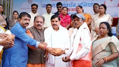 सीएम मोहन यादव ने शीतलदास बगिया की सफाई की, सफाईकर्मियों का किया सम्मान, देखें तस्वीरें