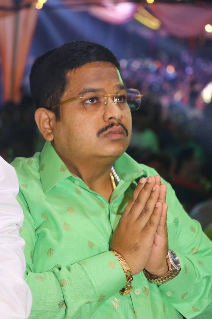 संबंधित महिलेने 20 डिसेंबर 2024 रोजी शाहूनगर पोलिस स्टेशनमध्ये तक्रार दाखल केली होती. मात्र सिद्धांत यांचे वडील संजय शिरसाट हे मंत्री असल्यामुळे पोलिसांनी कारवाई न करता प्रकरण दाबल्याचा आरोपही कायदेशीर नोटीसमध्ये करण्यात आला आहे.