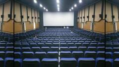 థియేటర్స్ బంద్ వివాదానికి  అసలు కారణం ఇదే..! వారి సమస్యలు పరిష్కారించేది ఎవరు ?