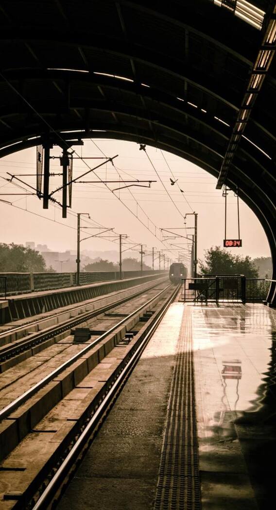 मेट्रो में कहां होता है इमरजेंसी एग्जिट?