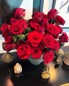 Netizens Spot Lakshmi And Durga Idols In Jennifer Aniston’s Home Décor, See Pics