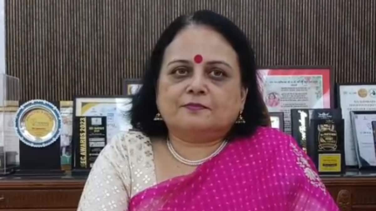 Gurugram: सेक्टर-14 के DAV स्कूल में NCC कैंप का आयोजन, कर्नल एसके कौशिक ने छात्रों को दिया मंत्र