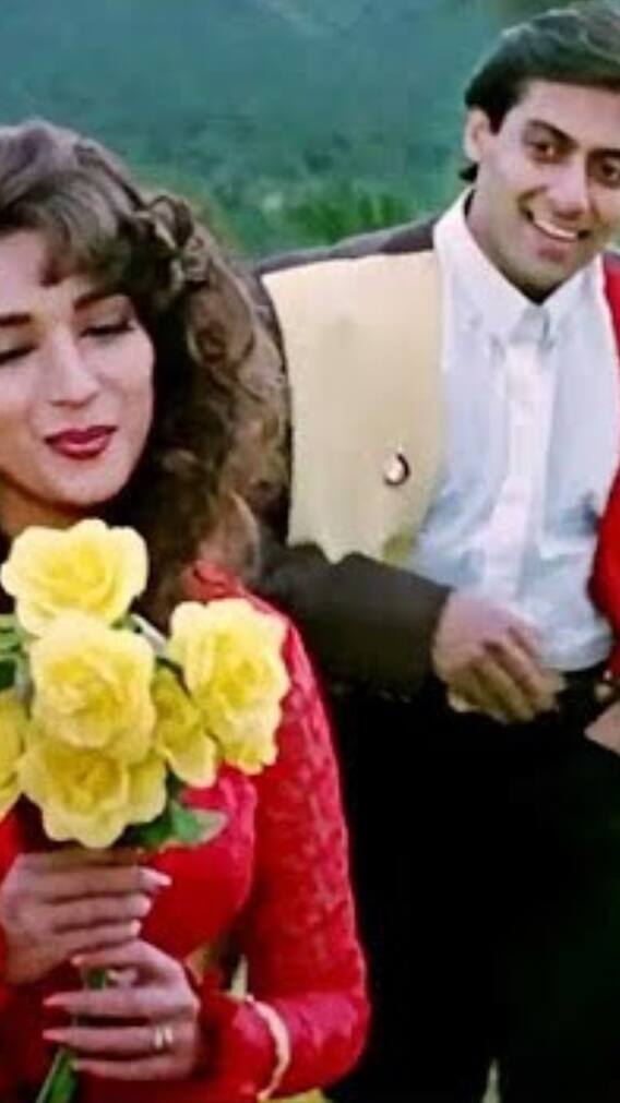 'ये मौसम का जादू है मितवा' पर बारिश में झूमी माधुरी, फैंस को 'प्रेम' की आई याद