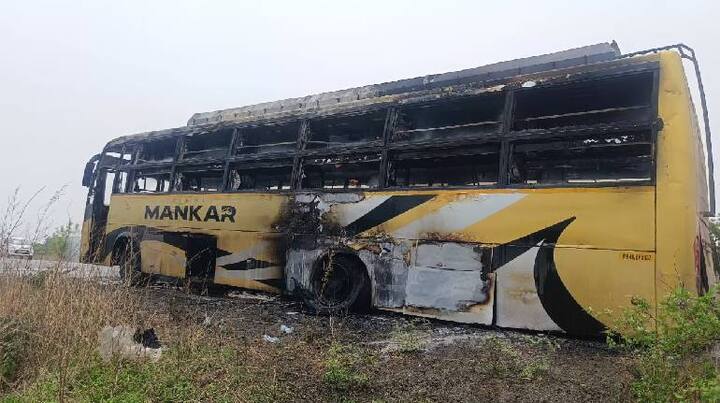 मात्र बसमध्ये असलेले प्रवासी वेळीच उतरल्याने मोठा अनर्थ टळला आहे. प्राथमिक माहितीनुसार, शॉर्टसर्किटमुळे ही आग लागल्याचा अंदाज व्यक्त केला जात आहे.