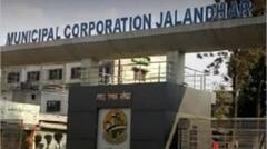 Punjab News: ਸਰਕਾਰੀ ਅਧਿਕਾਰੀਆਂ ਵਿਚਾਲੇ ਮੱਚੀ ਤਰਥੱਲੀ, ਜਾਣੋ ਕਿਸ ਗੱਲ ਨੂੰ ਲੈ ਛਿੜਿਆ ਵਿਵਾਦ? ਪੜ੍ਹੋ ਮਾਮਲਾ...