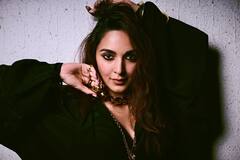 फिल्मों में खूब  इंटीमेट सीन देकर रातों-रात स्टार बन गई थीं ये एक्ट्रेस, लिस्ट में एनिमल की भाभी नंबर 2 भी हैं शामिल