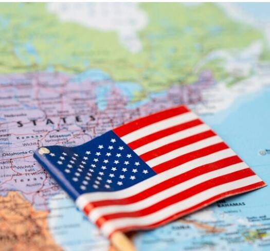 ਇਹ ਦਾਅਵਾ ਕੀਤਾ ਜਾ ਰਿਹਾ ਹੈ ਕਿ ਇਨ੍ਹਾਂ ਪ੍ਰੋਗਰਾਮਾਂ ਰਾਹੀਂ ਆਉਣ ਵਾਲੇ ਵਿਦਿਆਰਥੀ ਅਮਰੀਕੀ ਸੁਰੱਖਿਆ ਲਈ ਖ਼ਤਰਾ ਹੋ ਸਕਦੇ ਹਨ ਜਾਂ ਯਹੂਦੀ ਵਿਰੋਧੀ ਮਾਹੌਲ ਨੂੰ ਭੜਕਾ ਕਰ ਸਕਦੇ ਹਨ।