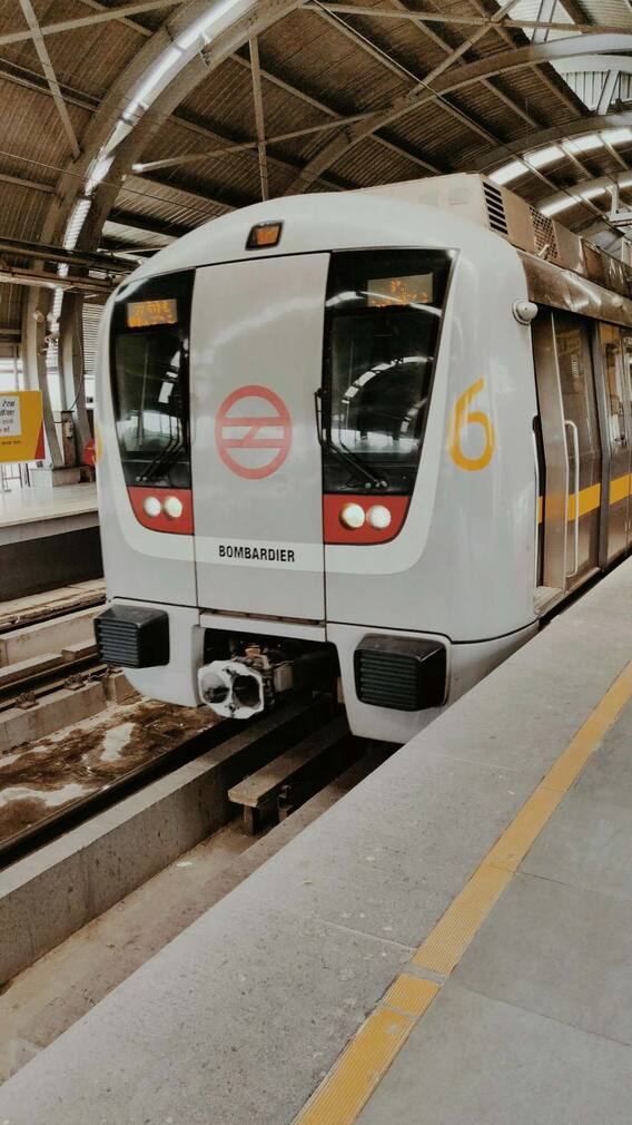 मेट्रो में खाना-पीना क्यों होता है मना