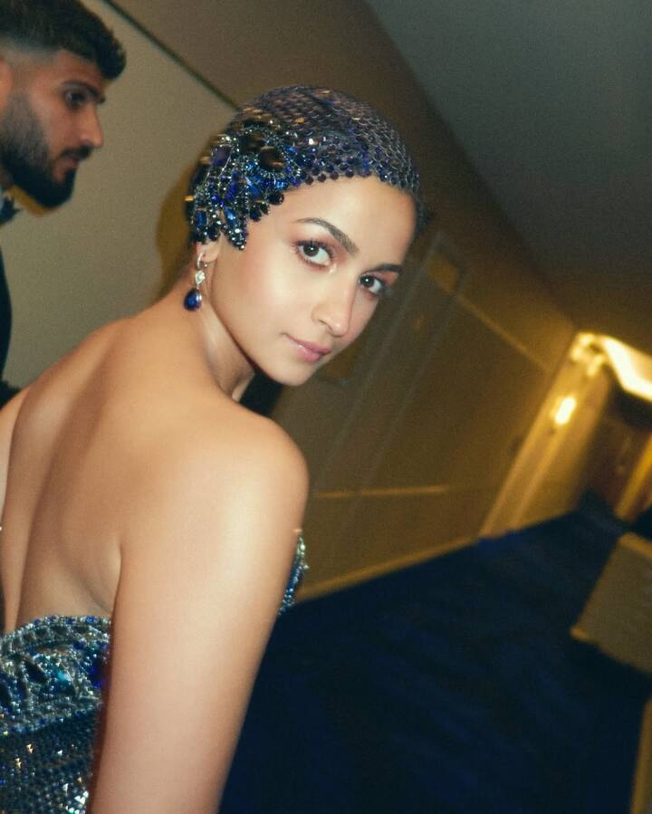 Alia Bhatt has shared her best look through this post. Which is now becoming increasingly viral. In the caption of these pictures, the actress wrote, 'Cannes..Did, OK by, will meet again next year'