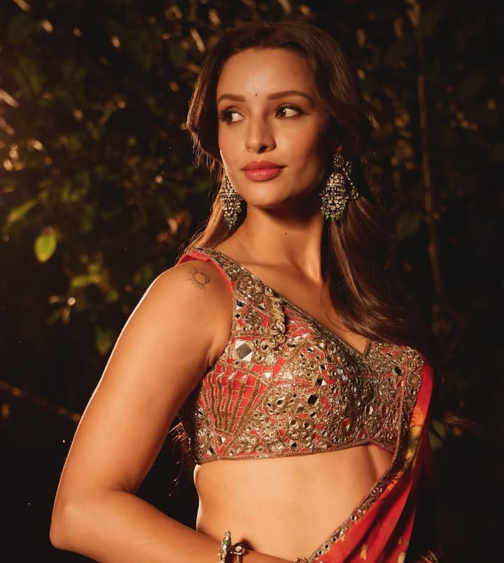 तृप्ति आखिरी बार राजकुमार राव के साथ विक्की विद्या का वो वाला वीडियो में नजर आईं थीं. अब उनकी धड़क 2 जल्द ही रिलीज होने वाली है.