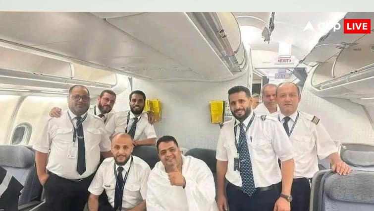 Libya Emir Al Mahdi Mansoor Al Gaddafi reached mecca medina for Hajj from Libya after lot of efforts जिसे अल्लाह अपने पास बुलाता है, उसे कोई रोक नहीं सकता, 'गद्दाफी' के साथ हुआ कुछ ऐसा ही करिश्मा..