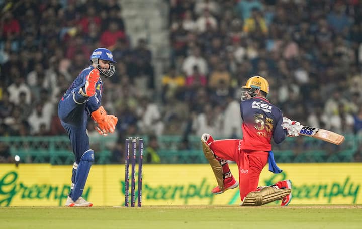 इससे पहले, यह रिकॉर्ड एमएस धोनी द्वारा आयोजित किया गया था, जिन्होंने 2018 में आरसीबी के खिलाफ चेन्नई सुपर किंग्स के लिए 34 गेंदों पर 70* रन बनाए थे।