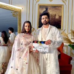 दिल्ली के इंडिया गेट पर पोज देती नजर आईं वायरल गर्ल मोनालिसा, सोशल मीडिया पर छाई तस्वीरें