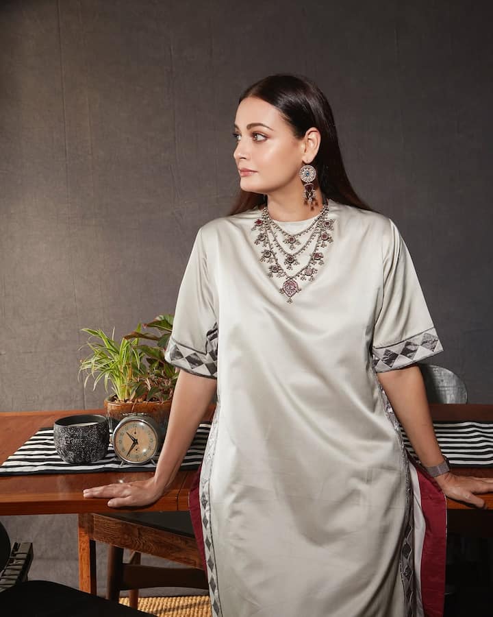 Dia paired the outfit with carefully chosen statement jewellery that elevated the look without overpowering it. Her jewellery choices often reflect her inclination towards sustainable, ethical fashion—supporting Indian artisans and slow fashion labels.