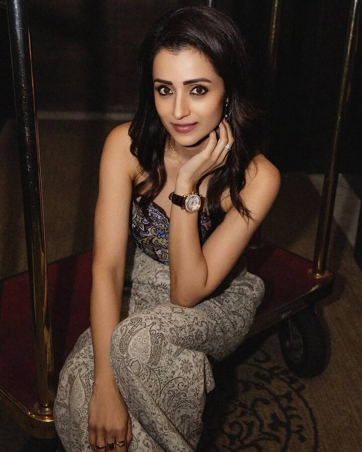 మణిరత్నం దర్శకత్వం వచ్చిన ఈ సినిమాలో త్రిష కమల్ తో రొమాన్స్ చేసింది..దీనిపై ట్రోల్స్ మారుమోగిపోయాయ్