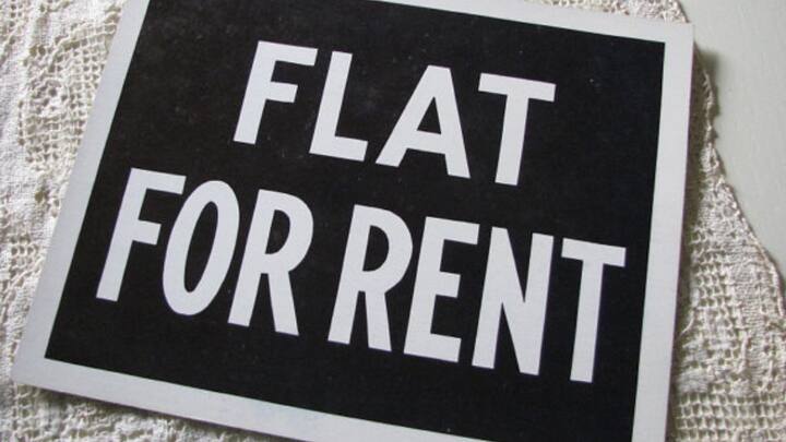 लेकिन आपको बता दें अगर आप किसी को किराए पर अपना फ्लैट देते हैं. तो आपको कुछ बातों का ध्यान रखना चाहिए वरना आपको भविष्य में आगे चलकर काफी मुश्किलों का सामना करना पड़ सकता है.