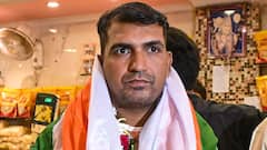 BSF Jawan At Tarakeshwar: বাড়ি ফিরে তারকেশ্বরে পুজো, মায়ের ইচ্ছে পূরণ করলেন BSF জওয়ান পূর্ণম কুমার সাউ