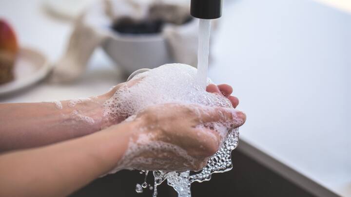 1. Maintain Personal Hygiene: High humidity during the monsoon season can lead to skin infections, fungal issues, and body odour. Bathe daily with antibacterial soap and dry yourself properly. Trim nails regularly to prevent dirt buildup and wash hands frequently to avoid infections. Good personal hygiene keeps you protected and refreshed throughout the season. (Image Source: Canva)