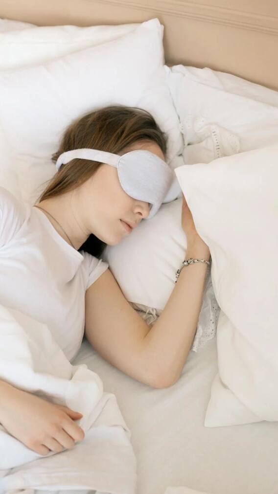 দেরি করে ঘুমাচ্ছেন! কোনও বিপদ ডেকে আনছেন না তো?