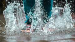 मुंबई-दिल्ली भारी बारिश से बेहाल, आखिर लंदन-न्यूयॉर्क जैसे शहर कैसे सोख जाते हैं आसमानी तबाही