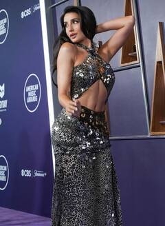 विदेश में लेपर्ड प्रिंट कटआउट ड्रेस पहन नोरा फतेही ने लगाई आग, एक्ट्रेस की एक-एक तस्वीर पर लट्टू हुए फैंस