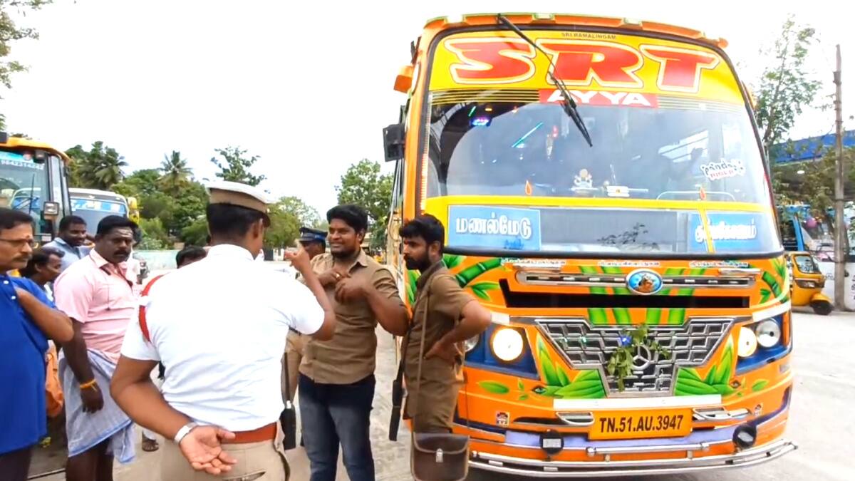 பேருந்துக்கு 10,500 ரூபாய் அபராதம் விதித்த போக்குவரத்து போலீசார்- ஏன் தெரியுமா...?