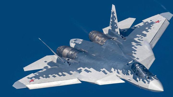 इनकी डिजाइन और इनकी सामग्री कुछ ऐसी होती है, जिससे कि रडार की तरंगे इनको आसानी से पकड़ नहीं पाती हैं. AMCA की खासियत होगी कि यह पहला पांचवीं पीढ़ी का विमान होगा. यह राफेल और सुखोई से छोटा लेकिन बहुत तेज होगा.