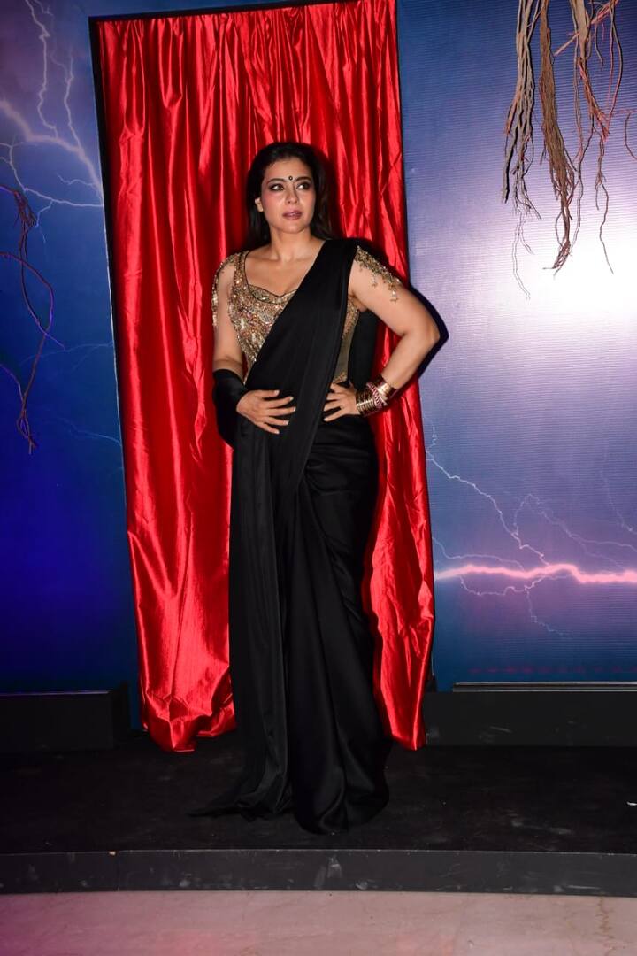 वहीं आद मां फिल्म के ट्रेलर लॉन्च इवेंट में काजोल काफी इम्प्रेसिव लुक में नजर आईं.