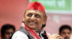 IRS गौरव गर्ग से मारपीट के मामले पर अखिलेश यादव की प्रतिक्रिया, जानें क्या कहा