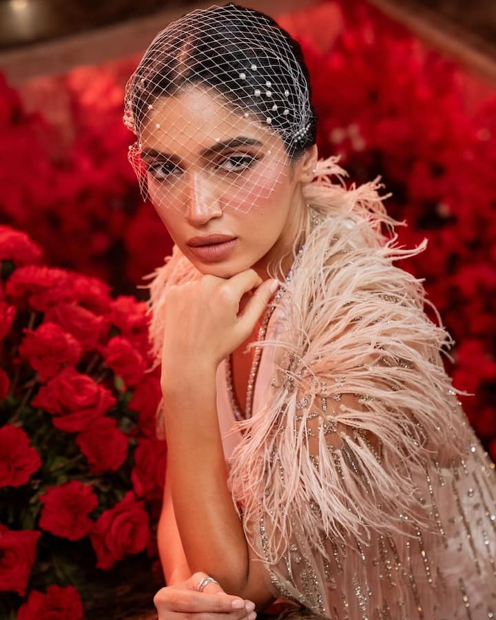 बॉलिवूडमधील आघाडीच्या अभिनेत्रींपैकी एक म्हणजे भूमी पेडणेकर.