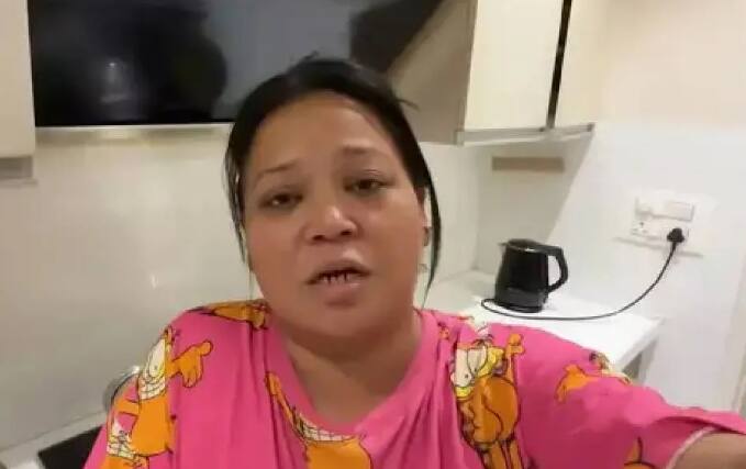 ਭਾਰਤੀ ਸਿੰਘ ਦੀ ਵਿਗੜੀ ਸਿਹਤ, ਰੋਂਦਿਆਂ ਹੋਇਆਂ ਕਿਹਾ....ਆ ਗਈ ਆਹ ਨੌਬਤ Bharti Singh Health she is not well ਭਾਰਤੀ ਸਿੰਘ ਦੀ ਵਿਗੜੀ ਸਿਹਤ, ਰੋਂਦਿਆਂ ਹੋਇਆਂ ਕਿਹਾ....ਆ ਗਈ ਆਹ ਨੌਬਤ