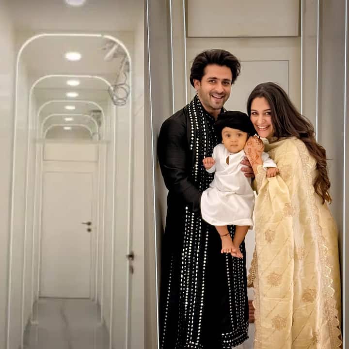 Deepika and Shoaib's hall looks very spectacular as soon as they step into the house. His hall is decorated with European design and white marble floor, giving a completely royal look