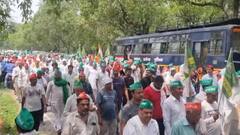 नोएडा में किसानों का जोरदार विरोध प्रदर्शन, कलेक्ट्रेट परिसर के बाहर महापंचायत का किया आयोजन