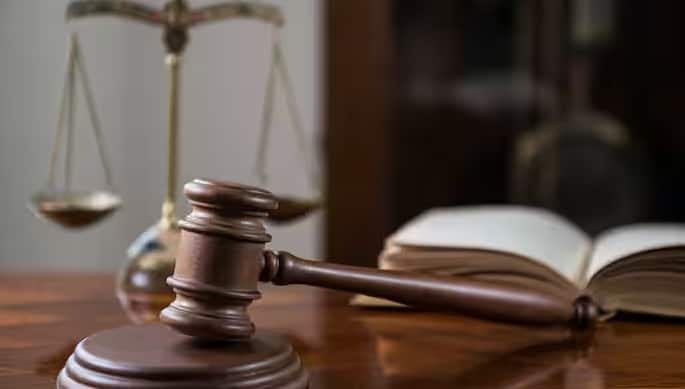 પરંતુ જ્યારે તમે ખૂબ જ મહત્વપૂર્ણ પરિસ્થિતિમાં જૂઠું બોલો છો. તો તેના પરિણામો મોટા હોઈ શકે છે. ધારો કે તમે કોર્ટમાં જુબાની આપવા જઈ રહ્યા છો પરંતુ તમે ખોટી જુબાની આપી. તમે તમારા ન્યાયાધીશ સમક્ષ જૂઠું બોલ્યા.