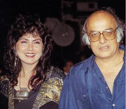 इसी वक्त खबरें ये भी आ रही थीं कि परवीन और महेश भट्ट एक दूसरे को डेट कर रहे हैं. दोनों का नाम एक दूसरे से जोड़ा जा रहा था और इंडस्ट्री में उनके अफेयर की चर्चा भी तेज थी. एक्ट्रेस का नाम डैनी डेन्जोंगपा और कबीर बेदी के साथ भी जोड़ा जा चुका है.