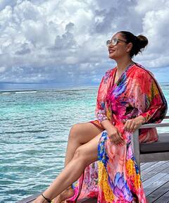 मोनोकनी से लेकर मिनी ड्रेस तक में कहर ढाती हैं बिपाशा बसु, हुस्न से नहीं हटेंगी निगाहें