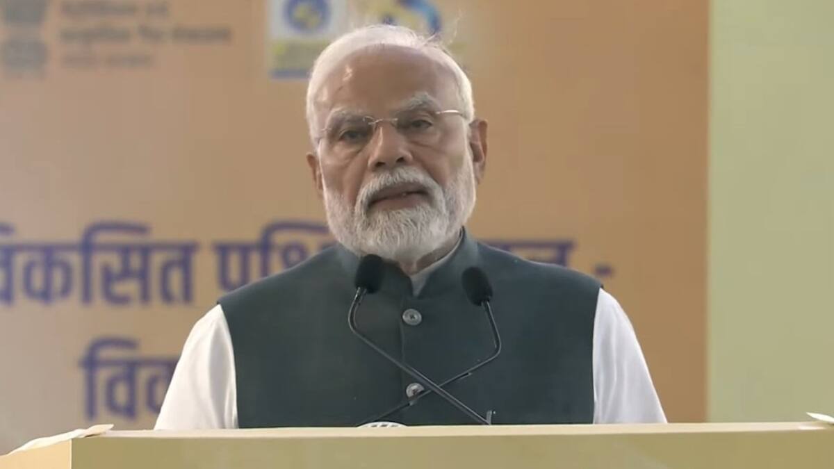 शहबाज शरीफ के मुल्क को पीएम मोदी की चेतावनी- 'ऑपरेशन सिंदूर अभी खत्म नहीं, पाकिस्तान समझ ले, तीन बार...'