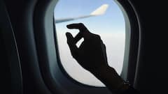 प्लेन में कब-कब खोलना होता है खिड़की का शटर, ये नियम नहीं जानते होंगे आप