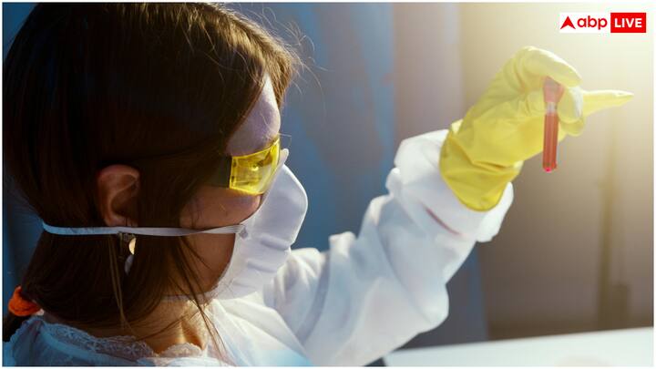 इस टूल में एक हाई-रिज़ॉल्यूशन कैमरा और सेंसर लगे होते हैं, जो चेहरे की स्किन के ब्लड फ्लो में होने वाले छोटे-छोटे बदलावों को कैप्चर करते हैं.