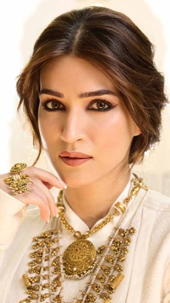 आंखें दिखेंगी बड़ी, जान लीजिए ये कुछ आई मेकअप हैक्स