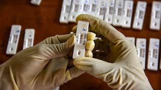 दिल्ली के अस्पताल में भर्ती कोविड मरीजों में क्या हैं लक्षण? परिजन और डॉक्टर ने बताया