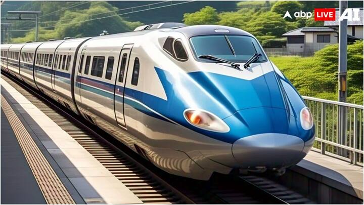 मैग्लेव ट्रेन जब अपनी रफ्तार पकड़ती है तो ट्रेन अपने ट्रैक से एक इंच से लेकर 6 इंच तक ऊपर उठ जाते है. इस कारण ही ट्रेन की रफ्तार बनाना भी आसान हो जाता है. अधिकारियों का कहना है कि इस तरह की ट्रेन की संचालन लागत भी कम है.