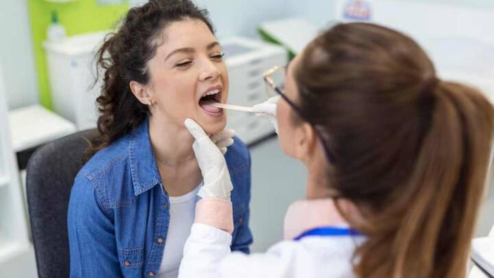 तंबाकू के अलावा माउथ कैंसर होने की वजह खराब खराब ओरल हाइजीन भी हो सकती है, दांतों और मुंह की खराब सफाई के कारण माउथ कैंसर हो सकता है. क्योंकि अगर मुंह की सफाई ठीक से नहीं की जाए या दांतों में कोई बीमारी हो जाए, तो इससे भी मुंह में इन्फेक्शन और फिर कैंसर हो सकता है. जिसमें दांतों में सड़न, टूटा दांत और मसूड़ों में घाव माउथ कैंसर की वजह बन सकते हैं.