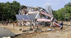 यूपी में भरभराकर गिरी पानी की टंकी, जल जीवन मिशन योजना के तहत लाखों रुपये में हुआ था निर्माण