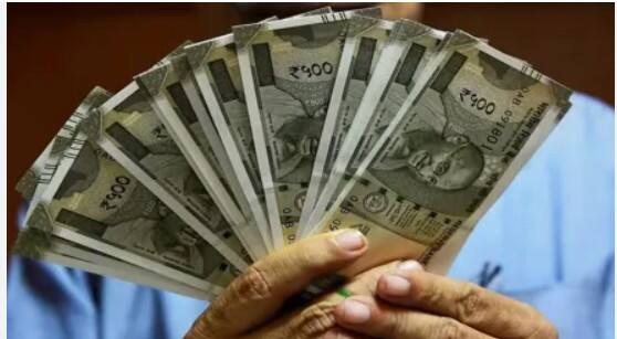 ਨਵੇਂ ਨਿਯਮਾਂ ਦੇ ਤਹਿਤ, ਜੇਕਰ ਕਿਸੇ ਕਰਮਚਾਰੀ ਨੂੰ ਜਨਤਕ ਖੇਤਰ ਦੇ ਅਦਾਰੇ (PSU) ਤੋਂ ਨੌਕਰੀ ਤੋਂ ਬਰਖਾਸਤ ਜਾਂ ਹਟਾ ਦਿੱਤਾ ਜਾਂਦਾ ਹੈ, ਤਾਂ ਉਸਨੂੰ ਸੇਵਾਮੁਕਤੀ ਦਾ ਲਾਭ ਨਹੀਂ ਮਿਲੇਗਾ ਅਤੇ ਨਾ ਹੀ ਉਸਨੂੰ ਪੈਨਸ਼ਨ ਦਾ ਲਾਭ ਮਿਲੇਗਾ। ਭਾਵੇਂ ਉਸਨੇ ਕਿੰਨਾ ਵੀ ਸਮਾਂ ਸੇਵਾ ਕੀਤੀ ਹੋਵੇ। ਇਸ ਦੇ ਨਾਲ ਹੀ, ਅਜਿਹੇ ਮਾਮਲਿਆਂ ਵਿੱਚ, ਸਬੰਧਤ ਪ੍ਰਸ਼ਾਸਕੀ ਮੰਤਰਾਲਾ ਬਰਖਾਸਤਗੀ ਦੇ ਫੈਸਲੇ ਦੀ ਸਮੀਖਿਆ ਕਰੇਗਾ।