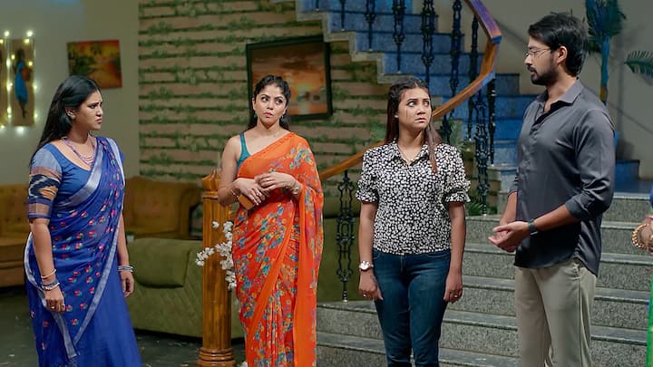 నీ కొడలు ఛేజింగ్ లో కళ్యాణ్ ప్రాణాలు పోయేవి అని రుద్రాణి రెచ్చగొడుతుంది. కొడుకుని వెనకేసుకుని వస్తాడు ప్రకాశం. అప్పూ ప్రాణాలకు విలువలేదా అని క్వశ్చన్ చేస్తాడు. దొంగ దొరికింది మనింట్లోనే అని చెప్తారు.