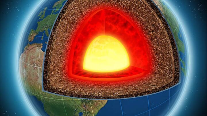 जर्मनी के गोटिंगेन विश्वविद्यालय के भू-रसायन वैज्ञानिकों के एक दल ने हवाई द्वीप समूह की ज्वालामुखीय चट्टानों में एक चौंकाने वाली खोज की उन्होंने इन चट्टानों में अत्यधिक मात्रा में रूथेनियम-100 आइसोटोप पाया है.