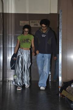 मूवी डेट पर रूमर्ड गर्लफ्रेंड पलक तिवारी संग स्पॉट हुए इब्राहिम अली खान, बहन सारा अली खान भी दिखीं साथ